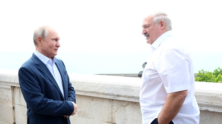 Лукашенко предсказывает, что Путин станет следующим президентом России