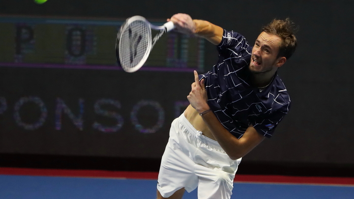 Повесил баранку: Медведев выиграл турнир, разгромив в финале британца Норри