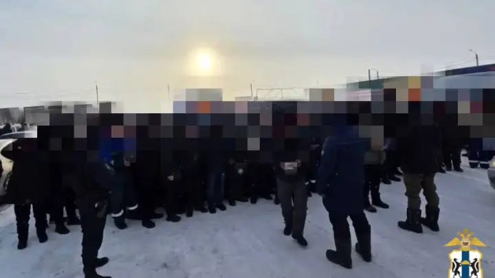 Троих мигрантов отправят из Новосибирска в марте на родину