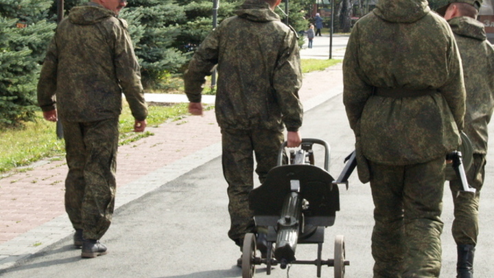 Не подвёл дедушка. Русский солдат снял снайпера ВСУ на позиции из пулемёта Максим