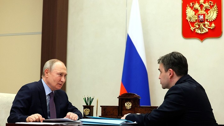 «Сделано немало»: Владимир Путин встретился с губернатором Ивановской области