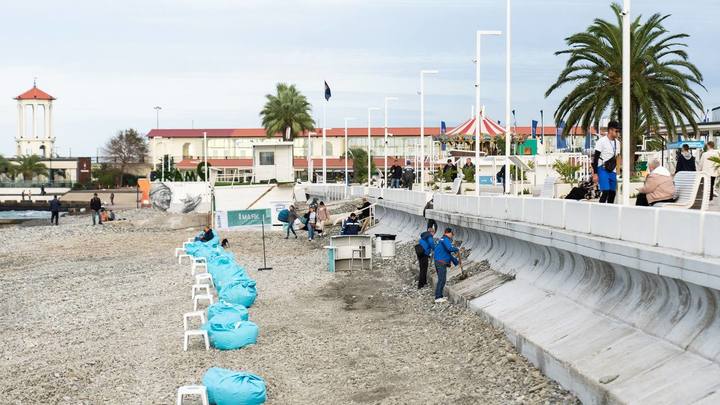 В Сочи 70% кафе и ресторанов открылись после шторма века