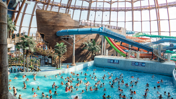 Перехитрили? Аквапарк «Питерленд» после введенных ограничений не закрылся, а перешел на новый формат