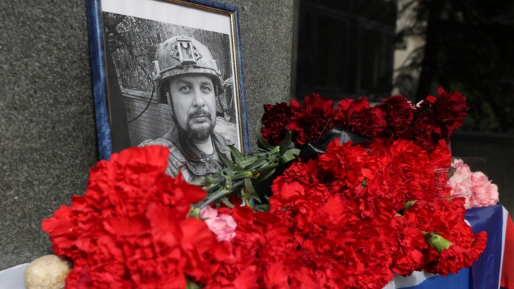 Церемония прощания с Татарским: На Троекуровском кладбище усилены меры безопасности