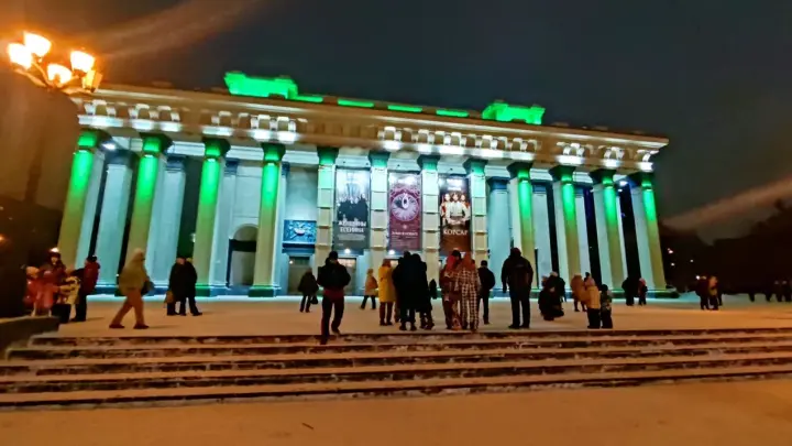 Зрители раскупили почти все билеты за 30 тысяч на Щелкунчика в НОВАТе