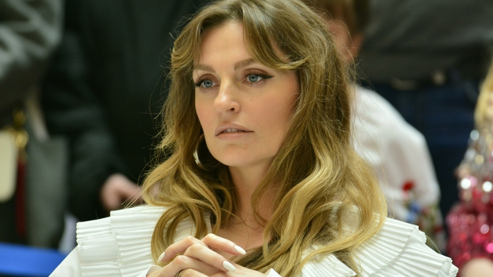 Мужа певицы Саши Савельевой обвинили в поддержке ВСУ: Уехал, но зарабатывает в России