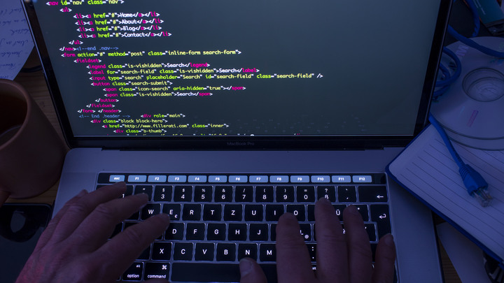 Запад добрался до каждого русского: В РКН раскрыли, зачем спецслужбам нужны хакеры