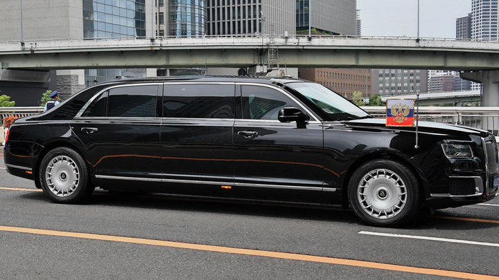 Это его автомобили: Песков раскрыл секрет транспорта Путина во время визита в Ашхабад