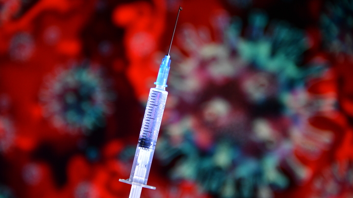 Вакцина уже создана: В центре Гамалеи рассказали о начале вакцинации от COVID-19 в России
