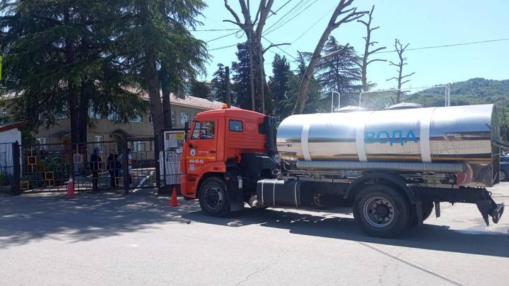 В Сочи более 4,5 тыс. местных жителей могут лишить имущества за долги перед водоканалом