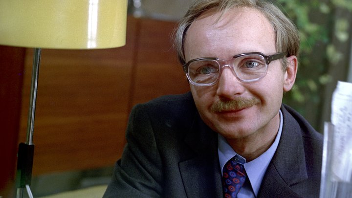 Как она выдержит, Ася...: Вдова Мягкова в день прощания с актёром перестала выходить на связь