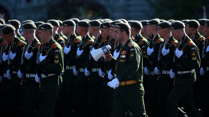 Украина или Закавказье? Эксперт назвал причину внезапной проверки боеготовности в России