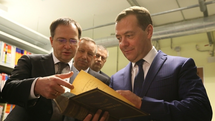 Мединского «отправили» в отпуск молить старцев о заступничестве за российских футболистов