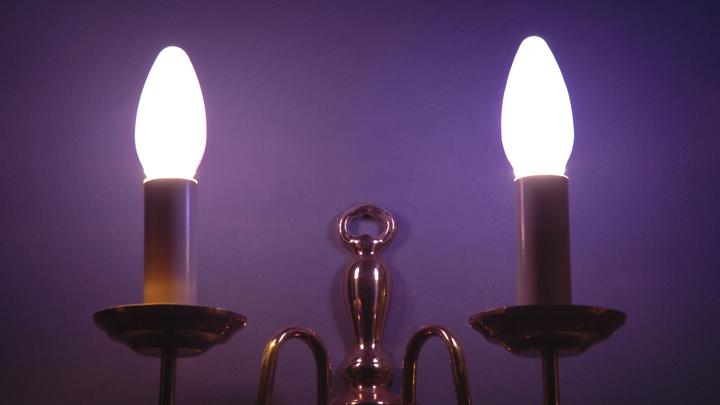 Немцам наглядно объяснили, зачем заклеивать окна в домах фольгой