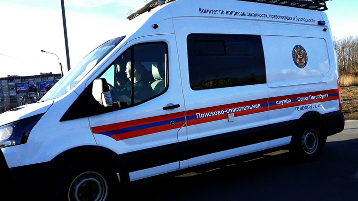К посольству Белоруссии в Екатеринбурге стянулись спецслужбы полиция и спасатели