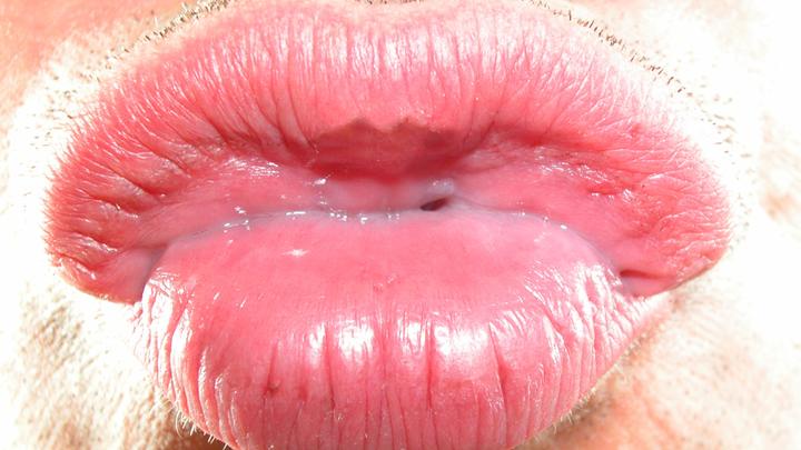 Россия непрозрачно намекнула Пашиняну, что его роман на стороне пора заканчивать