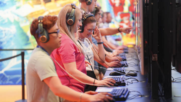 Компьютерные игры должны помогать людям – Путин