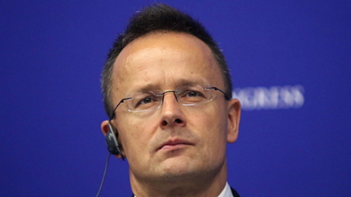 Венгерский министр высмеял новые санкции против России пикантным анекдотом