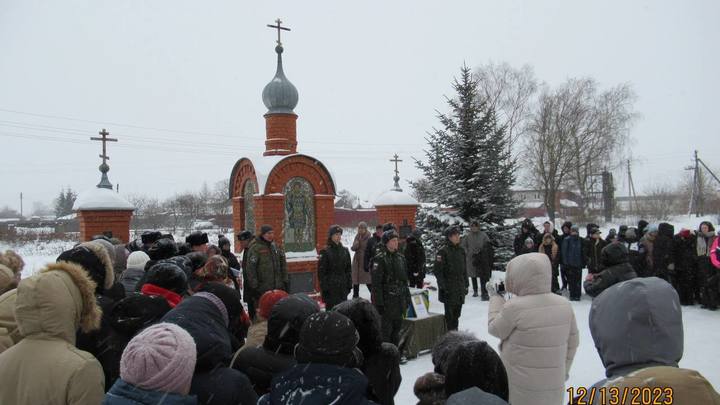 Погибшего под Лакинском лётчика Василия Мезина похоронили в Собинском районе