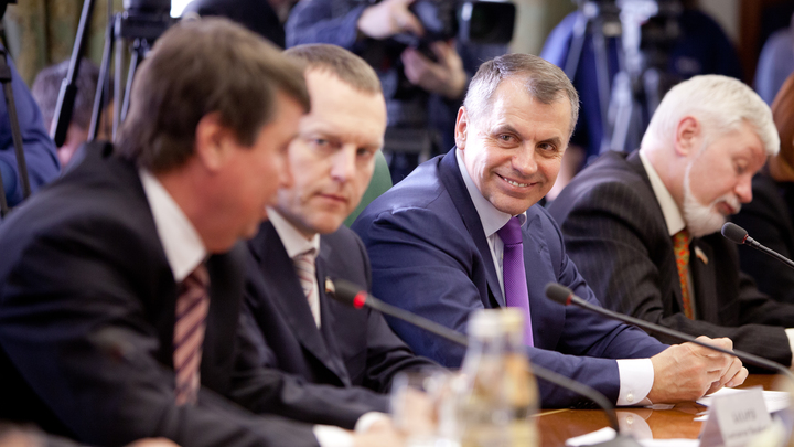 Ощущение, что мы работаем: В Крыму депутаты забыли выключить микрофон во время заседания и продолжили пахать