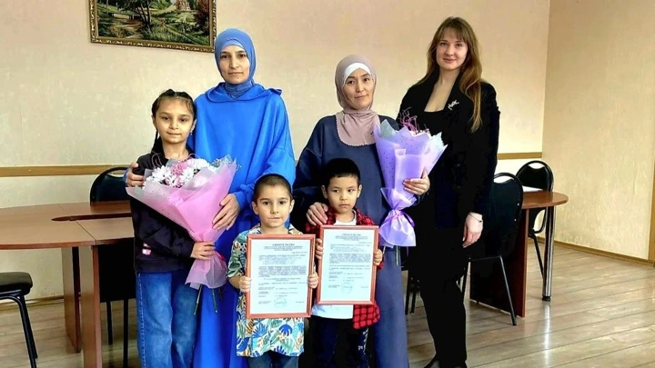 Две жены, один муж и миллионы от государства: мэр уволилась после скандала с сертификатами для «молодых семей»