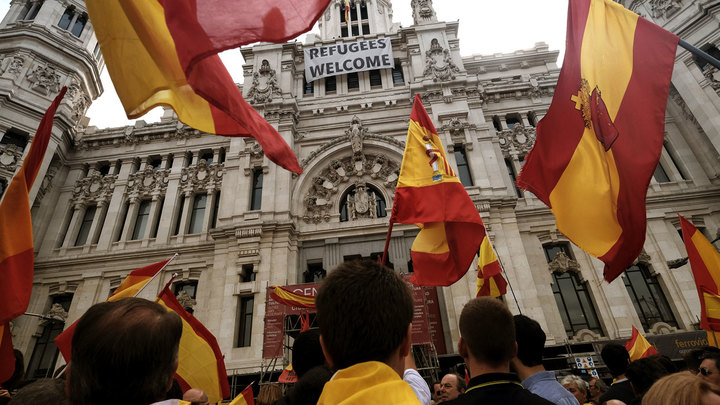 Мадрид запустил процесс лишения Каталонии автономии