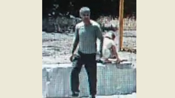 Полиция Краснодара разыскивает мужчину, пристававшего к двум девочкам в посёлке Берёзовом