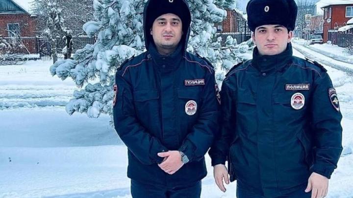 На Кубани полицейские спасли мужчину, который потерял сознание в задымлённом автомобиле