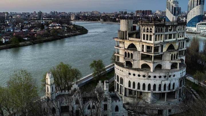 Мэр Краснодара Первышов: Владелец замка на Затоне хочет 500 млн рублей