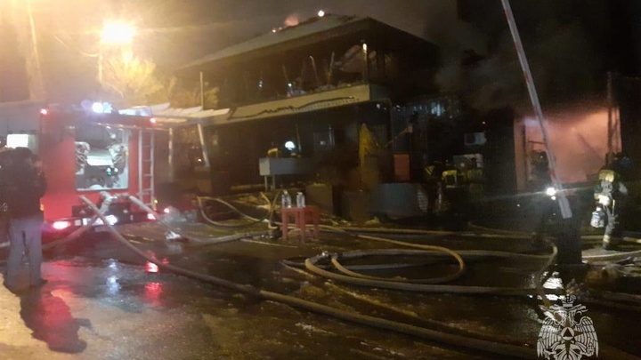 Пожар уничтожил популярный ресторан Zuma во Владивостоке