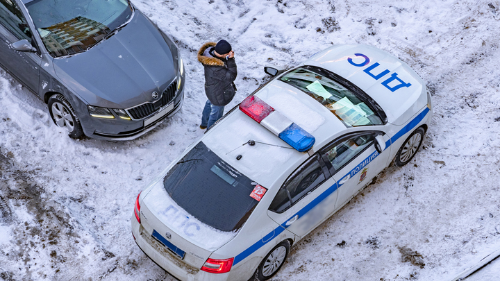 На перекрёстке в центре Екатеринбурга выключились все светофоры