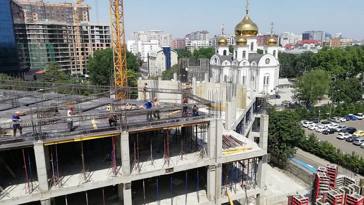 В Краснодаре завершают каркас нового здания детской краевой больницы
