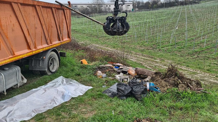 Во время уборки свалки от удара током погиб мужчина