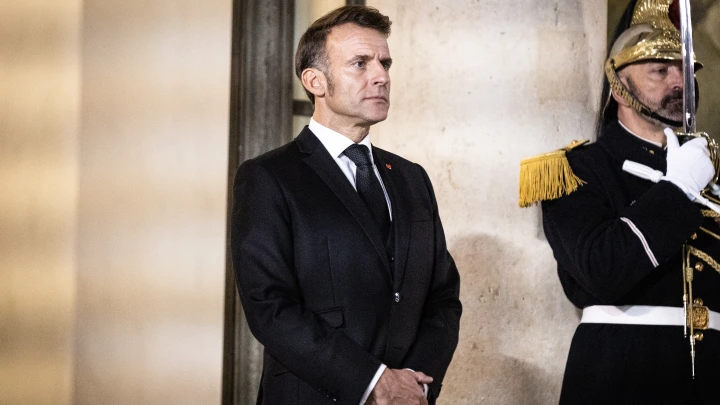 Мыться не пробовали? - Захарова напомнила Макрону заветы Мойдодыра в ответ на клоповую критику