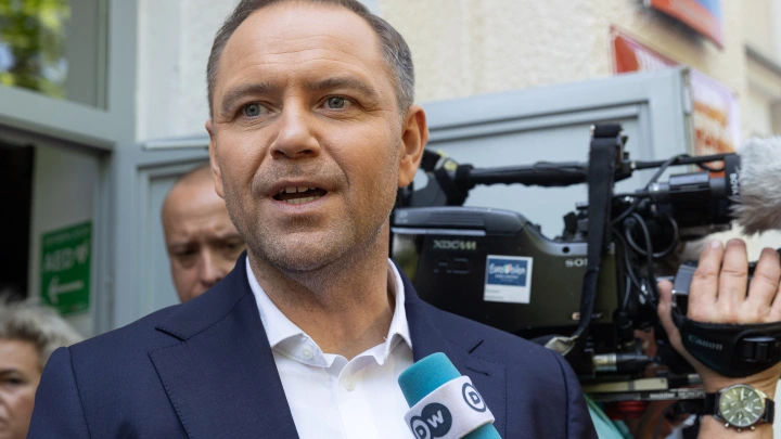 Нового польского президента разыскивают в России. Что известно о сменщике Дуды?