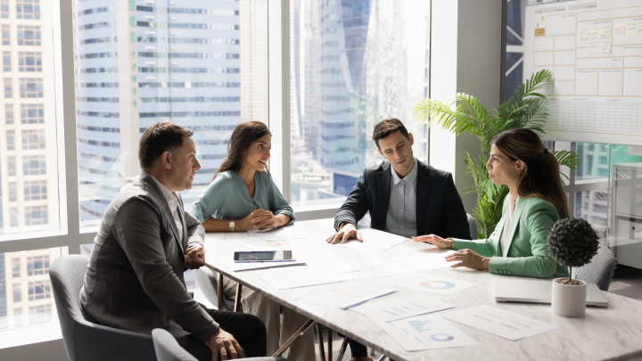 Жителям России напомнили про два сокращённых рабочих дня в апреле и мае