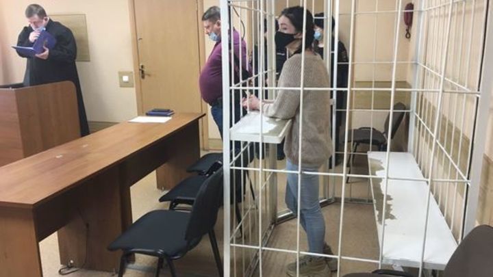 В Новосибирске Агента Кэт приговорили к 3,5 годам колонии за кражу драгоценностей