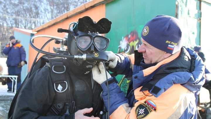 Водолазы извлекли тело погибшего пермяка из пруда