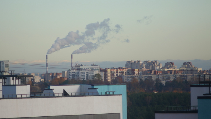 Нижний Тагил затягивает смогом из-за выбросов местного предприятия