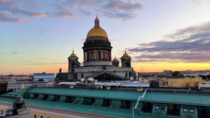 Рекордное тепло и дожди: синоптик рассказал, какая погода ждёт Петербург в первый выходной