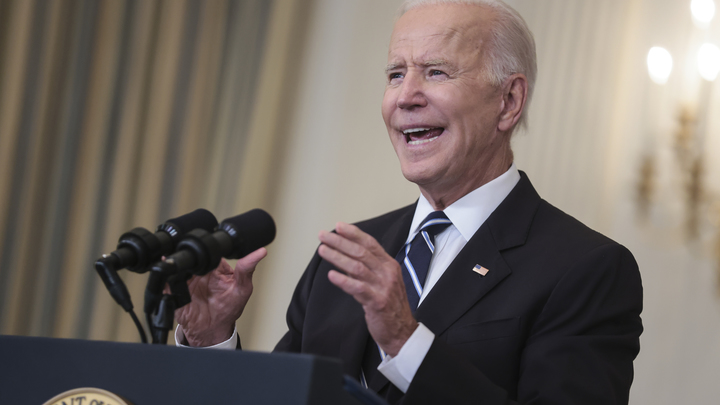 Президент США Байден заверил Зеленского в поддержке: Ответят решительно