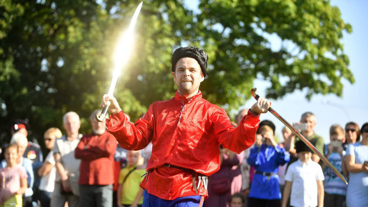 Не ввязывайте Олега Табакова: Губернатор Радаев против саратовских казаков