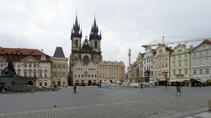 Как в дешёвых детективах: В высылке дипломатов РФ из Чехии увидели явную странность