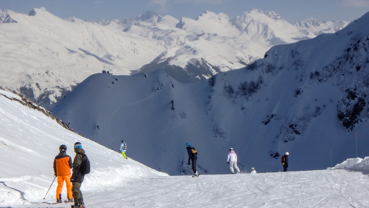 На Красной Поляне приостановили продажу ски-пассов из-за наплыва туристов
