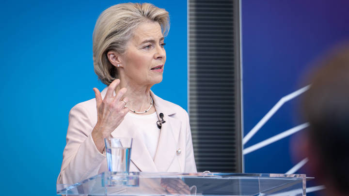 Сорос, Ротшильды и компания: Раскрыт маленький секрет Урсулы фон дер Ляйен