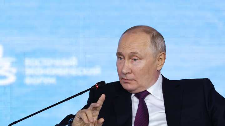 Вам весело? Мне - не очень: Путин с улыбкой поставил в тупик собеседника