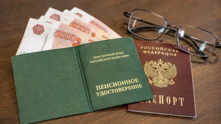 Член ОП Гриб предложил платить пенсионерам по 10 тыс.руб в День пожилых людей