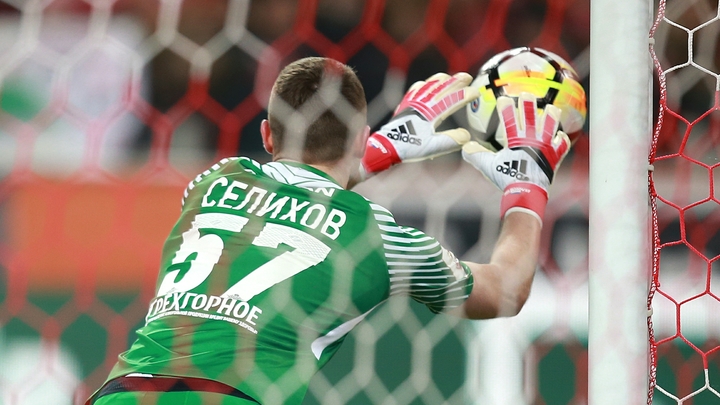 Локомотив и Спартак вывалили наружу разборки в своих рядах