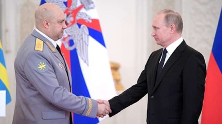 Служу России!: Генерал Суровикин получил госнаграду из рук президента Путина