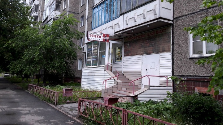 В Челябинске аптеки и цветочные магазины превратились в наливайки